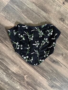 Black Floral Embroidered Corset-Style Crop Top